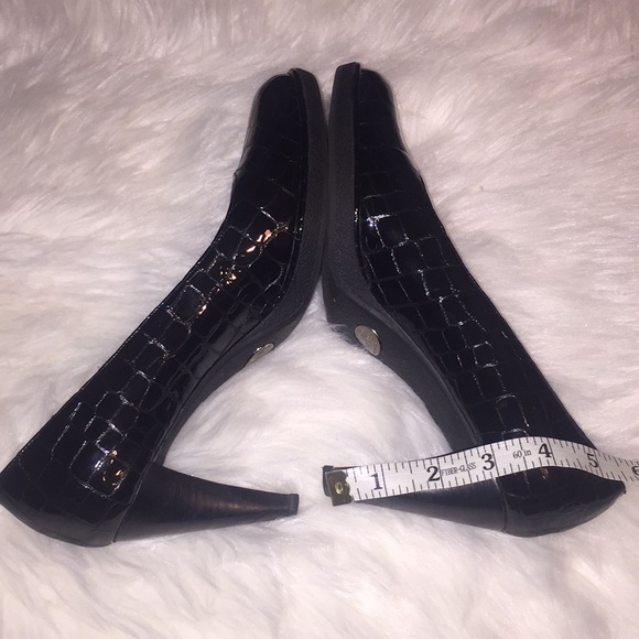 ❤️ Stuart Weitzman black high heel/pump ❤️ - Picture 4 of 8